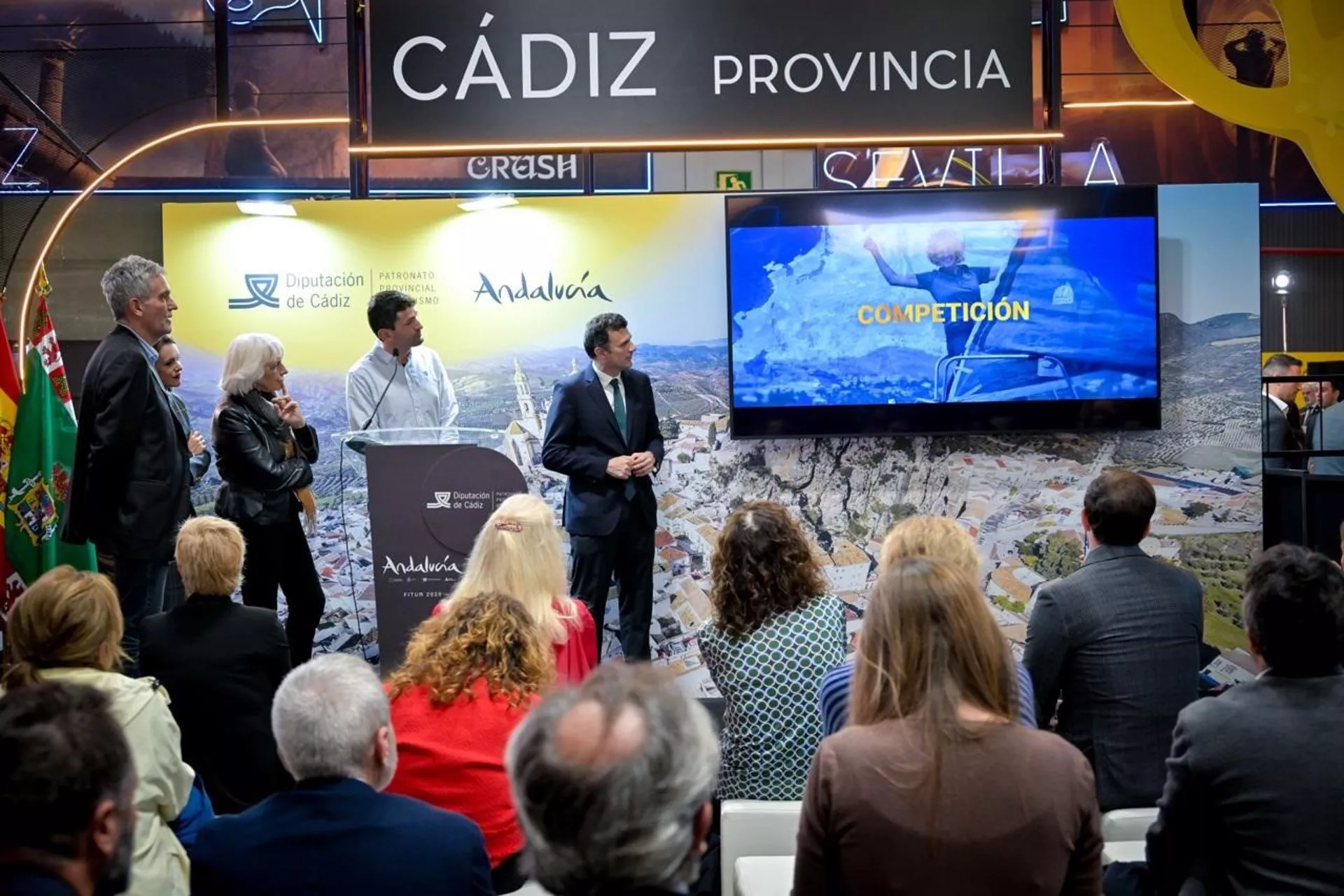 El alcalde de Cádiz y autoridades en la presentación del acontecimiento 