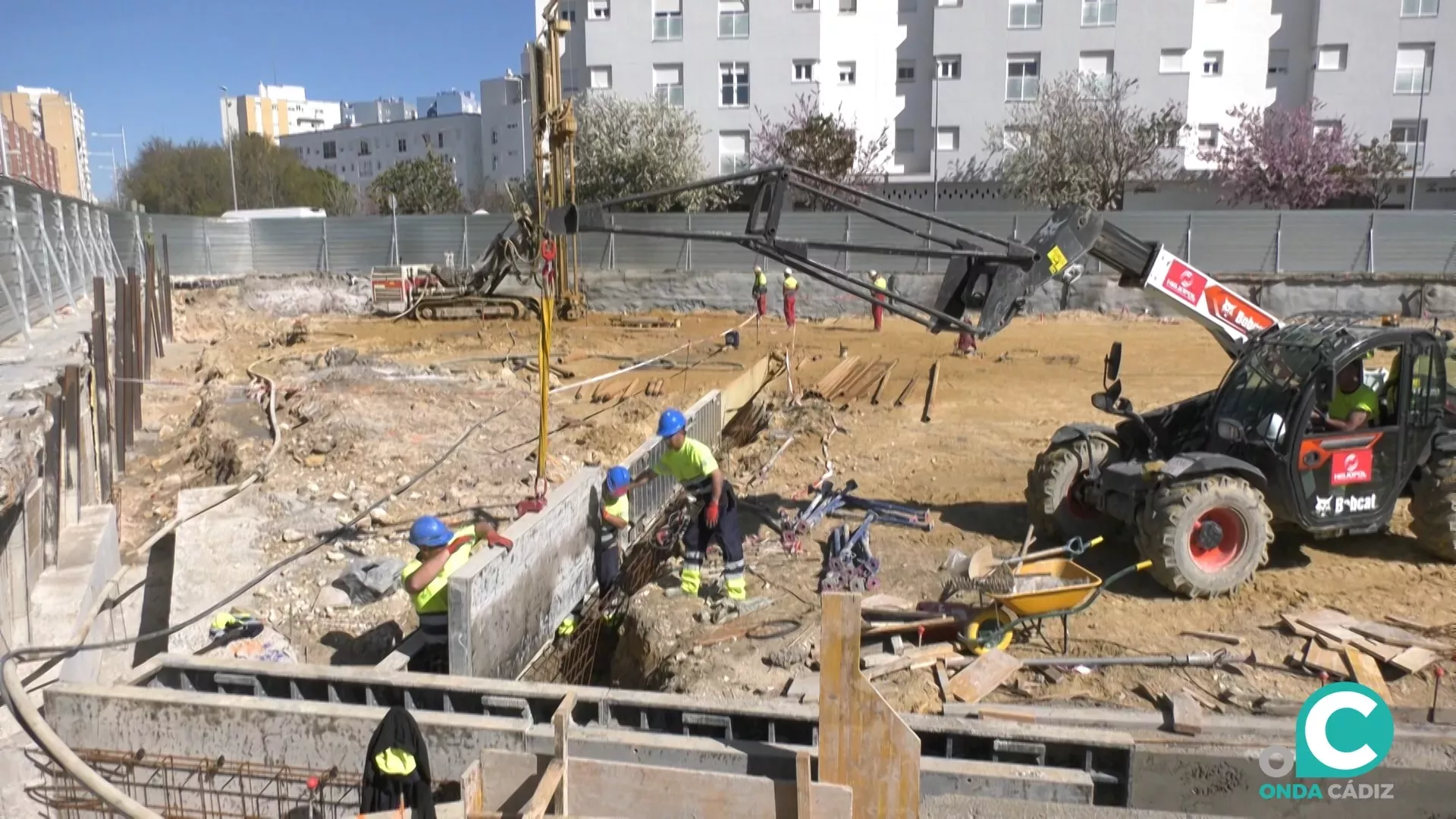 Operarios en una obra en la ciudad de Cádiz. 