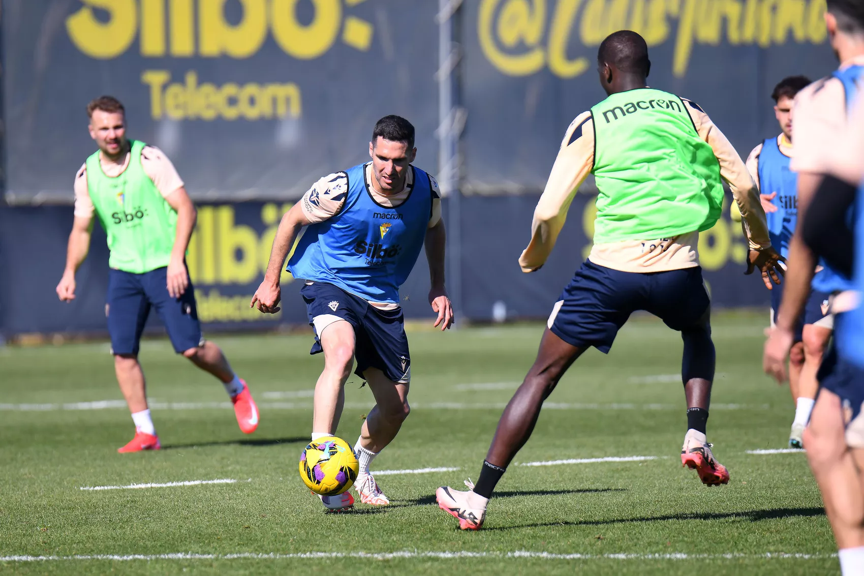 Un momento de la sesión preparatoria de este viernes antes de partir a tierras cántabras