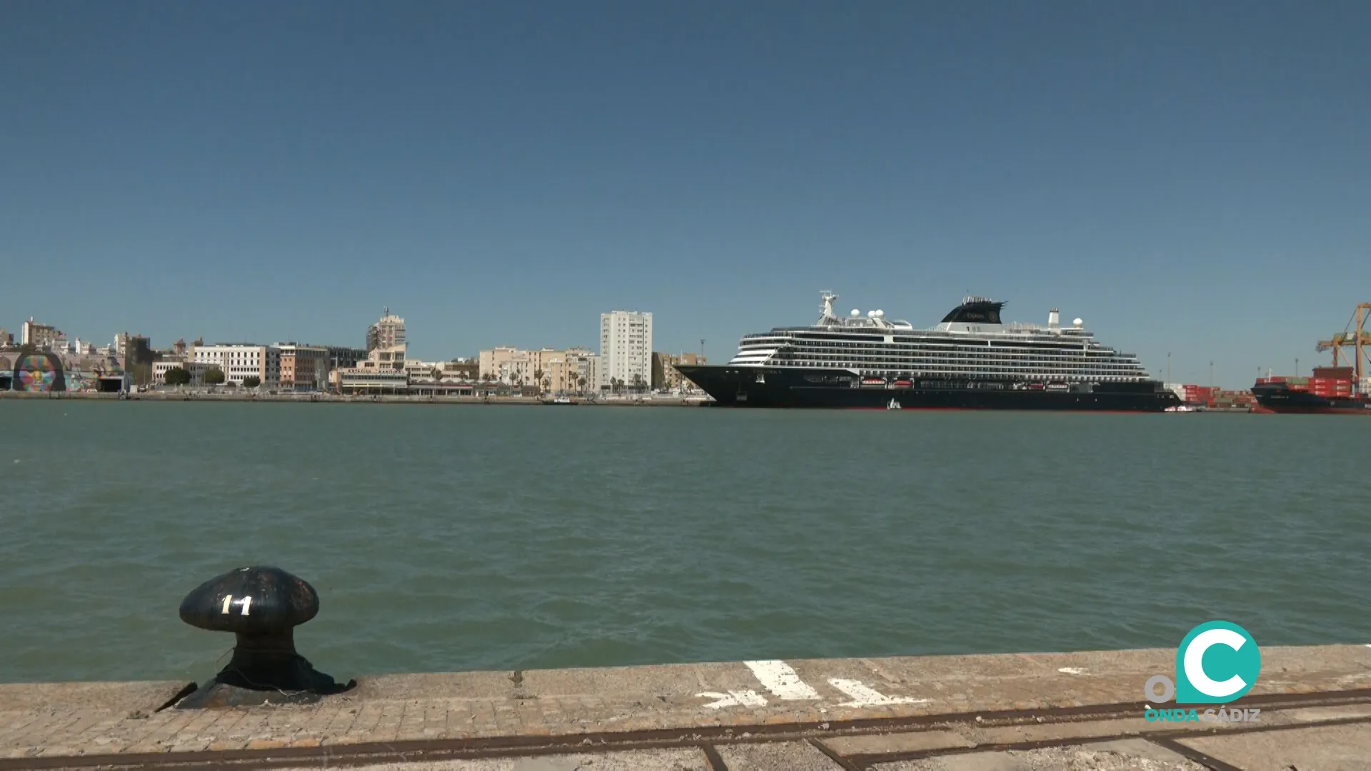 Cuatro buques coinciden este domingo 30 de marzo en el Puerto de Cádiz. 