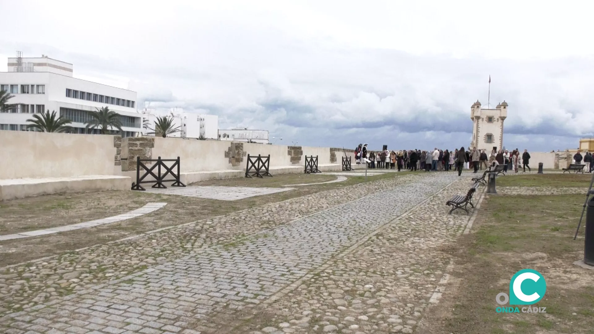 Momento de la inauguración del paseo superior de las Puertas de Tierra y el Torreón. 