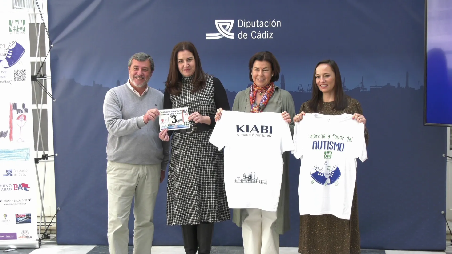 Autoridades y organizadores durante el acto de este martes