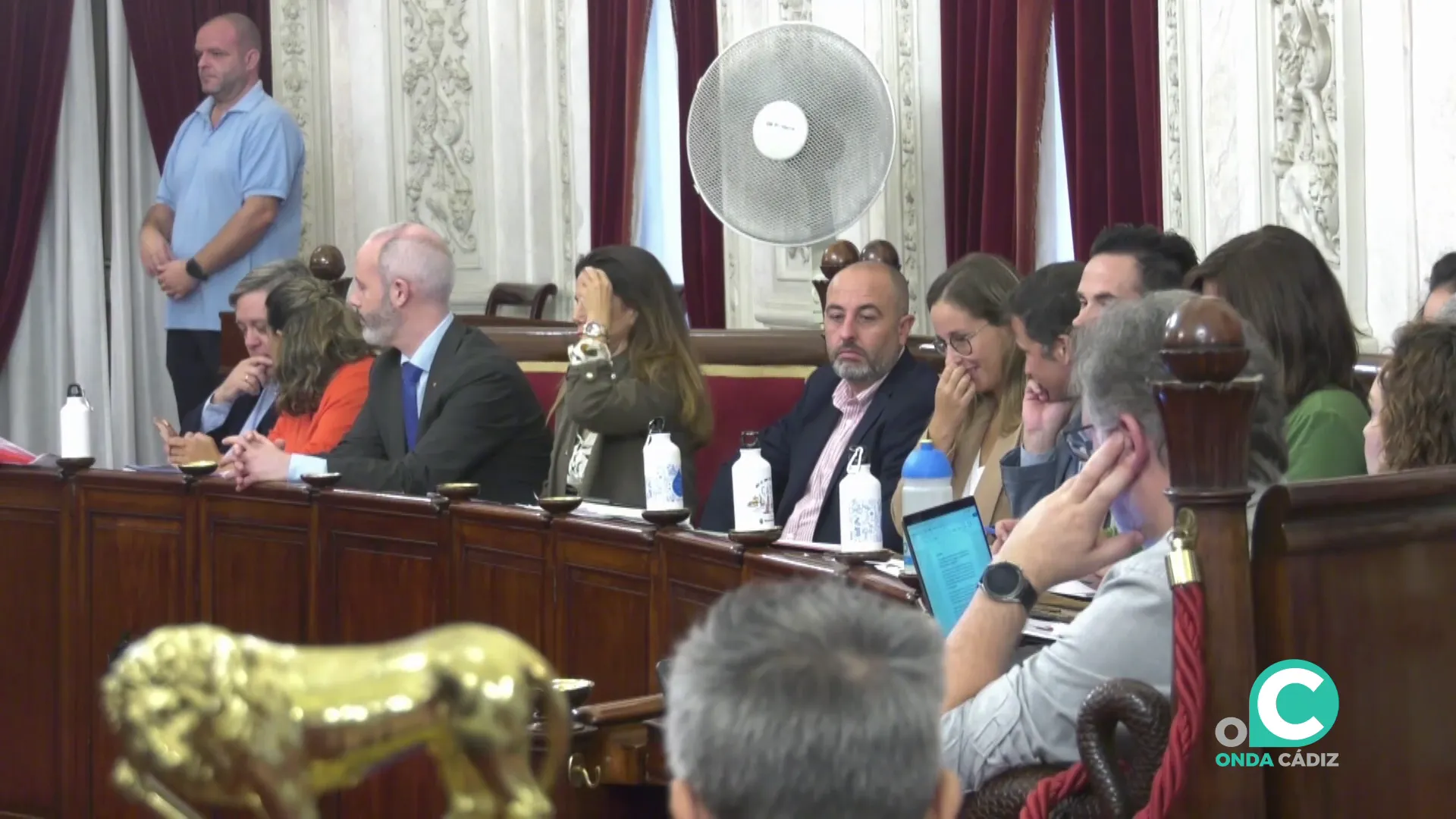 Ediles de la oposición durante una de las sesiones plenarias en una imagen de archivo
