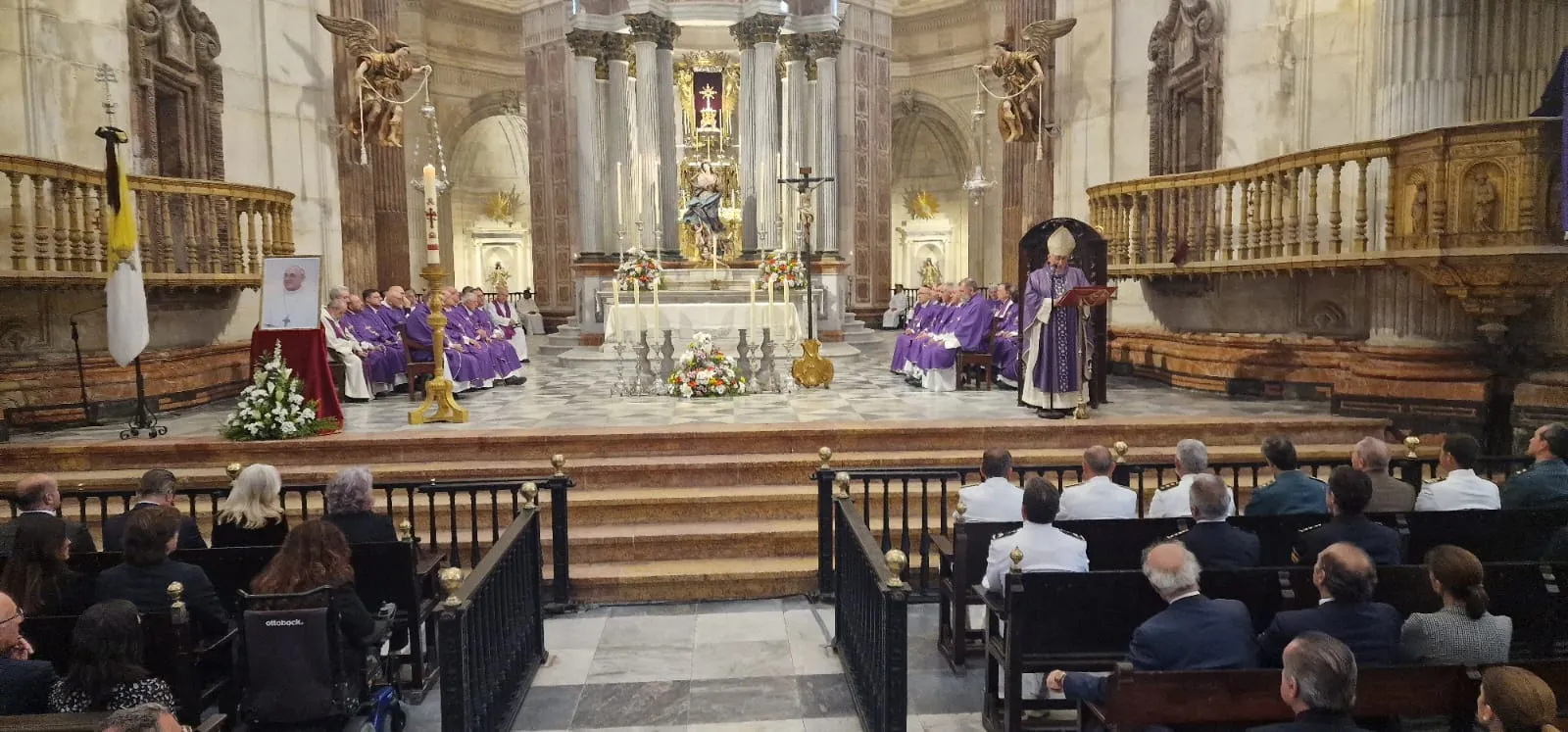 La Diócesis de Cádiz y Ceuta se une al dolor por el fallecimiento del Santo Padre Francisco.