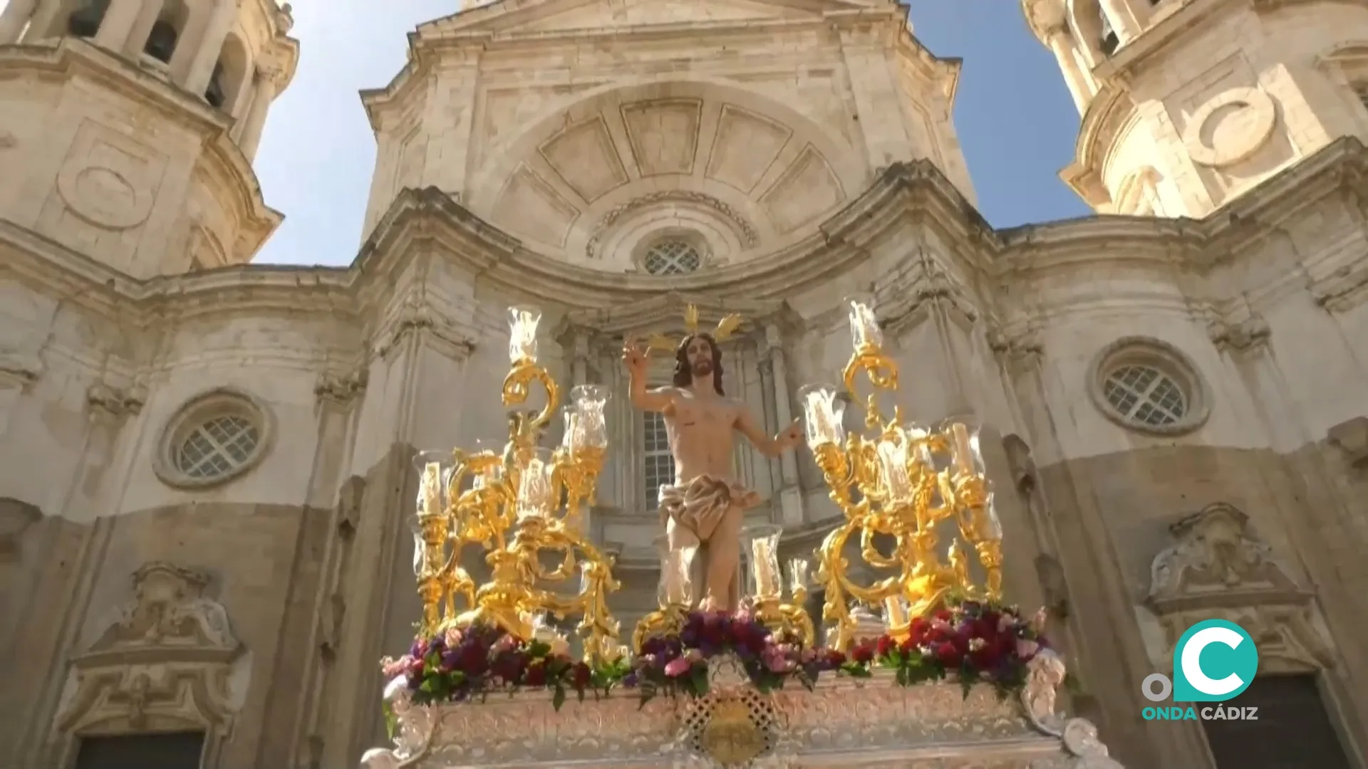 Imagen de la archicofradía del Resucitado a su salida de Catedral