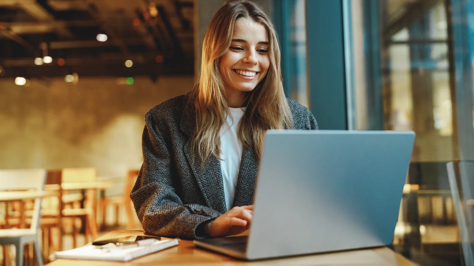 En 2024, Andalucía Emprende ayudó a 7.651 mujeres