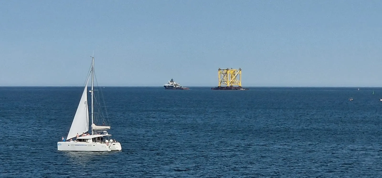 La plataforma BorWin5 continua su viaje hasta el lugar de instalación en la zona alemana del Mar del Norte.