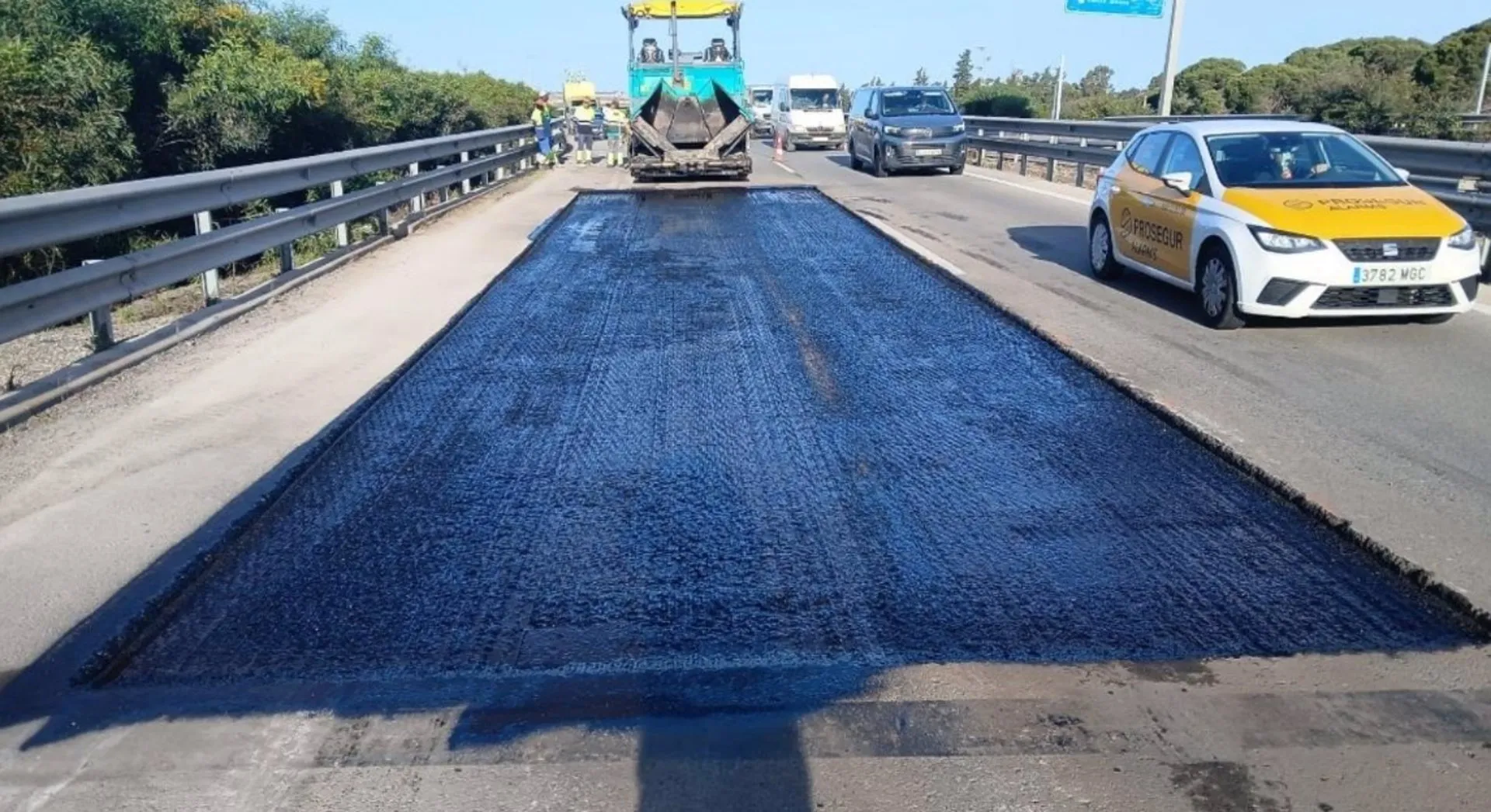 Obras de rehabilitación del firme de la autovía A-48 entre Chiclana y Vejer.