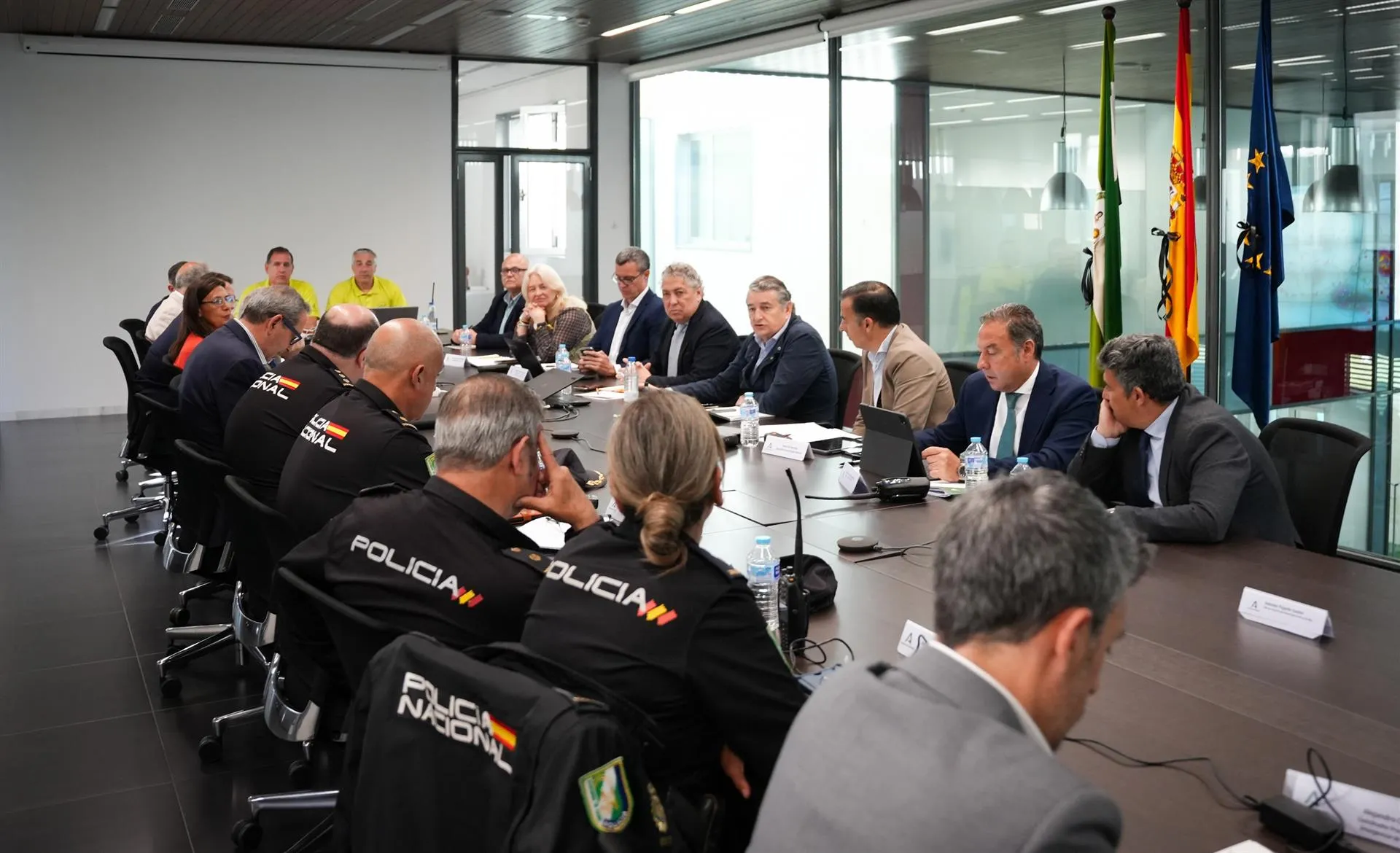 El consejero de la Presidencia, Interior, Diálogo Social y Simplificación Administrativa, Antonio Sanz, durante la reunión de coordinación del Plan Romero 2025.