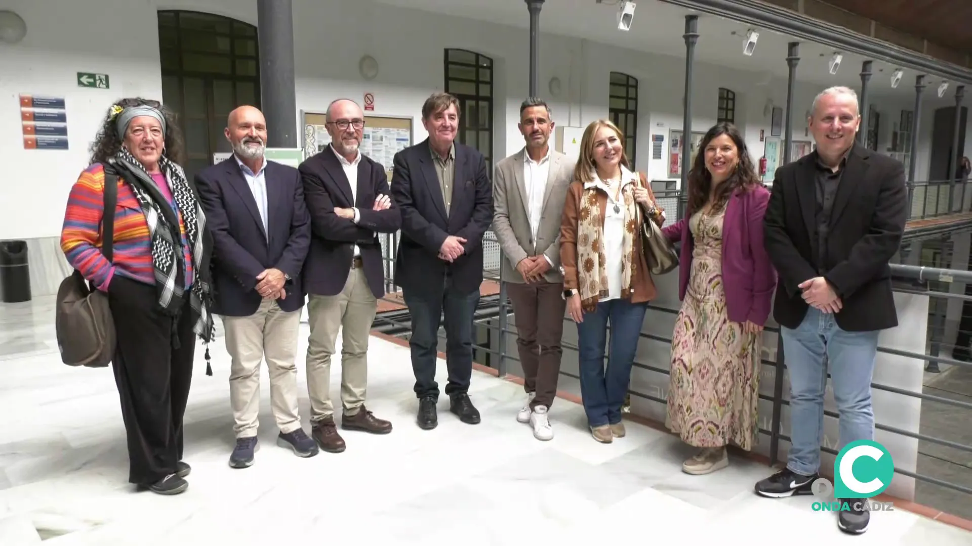 Protagonistas al final del acto de presentación 
