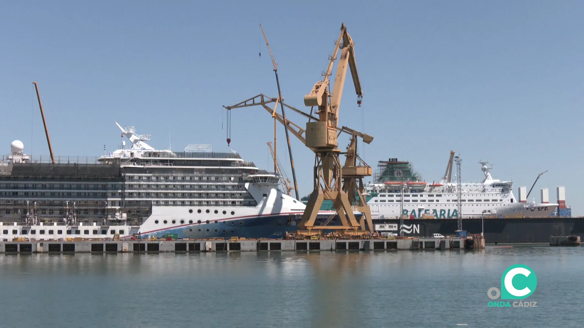 Navios en la factoria gaditana en una imagen de este miércoles