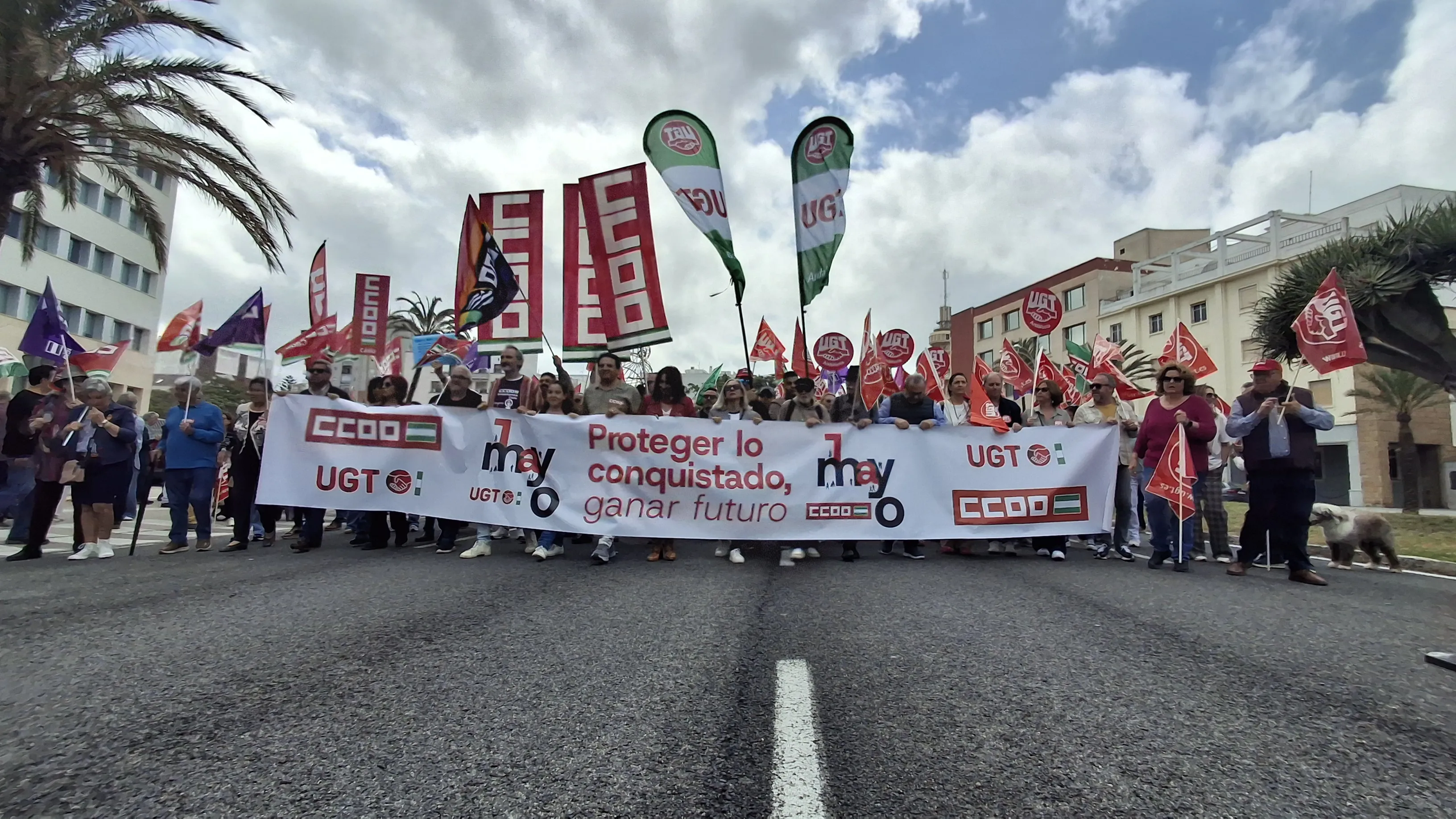 La primera manifestación partía a las 12: 20 h desde la Plaza de la Constitución.