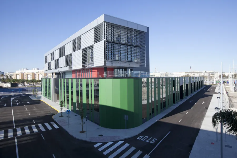 Edificio Europa, situado en el Recinto Interior de la Zona Franca de Cádiz. 