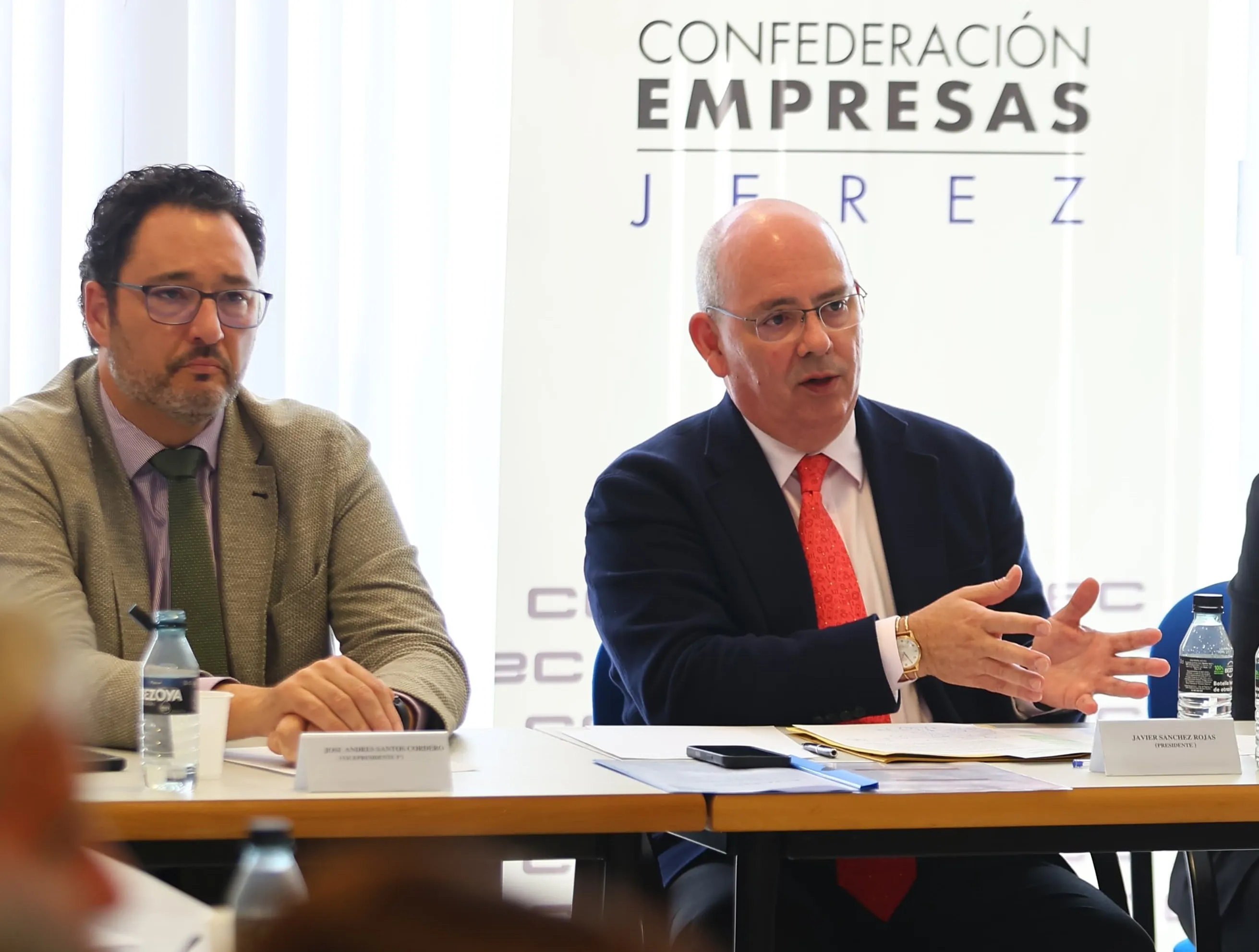 José Andrés Santos y Javier Sánchez, presentando una de las acciones de la CEC.