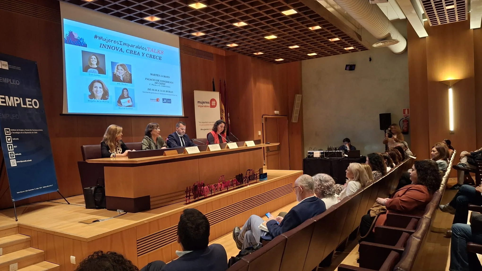 Momento de la inauguración del evento #MujeresImparablesTalks en el Palacio de Congresos. 