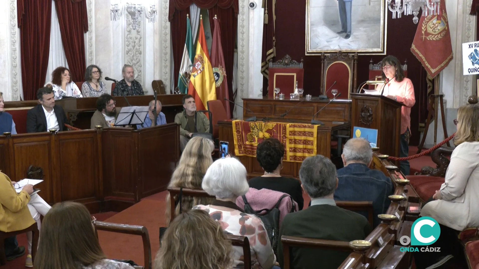 Mariela Quiñones, en su intervención en el inicio de la XV Ruta Quiñones en el Salón de Plenos del Ayuntamiento de Cádiz. 