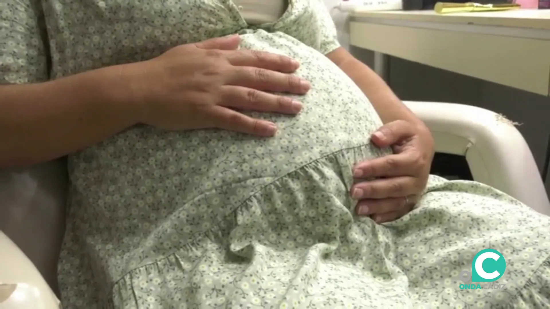 Mujer embarazada en una imagen de archivo