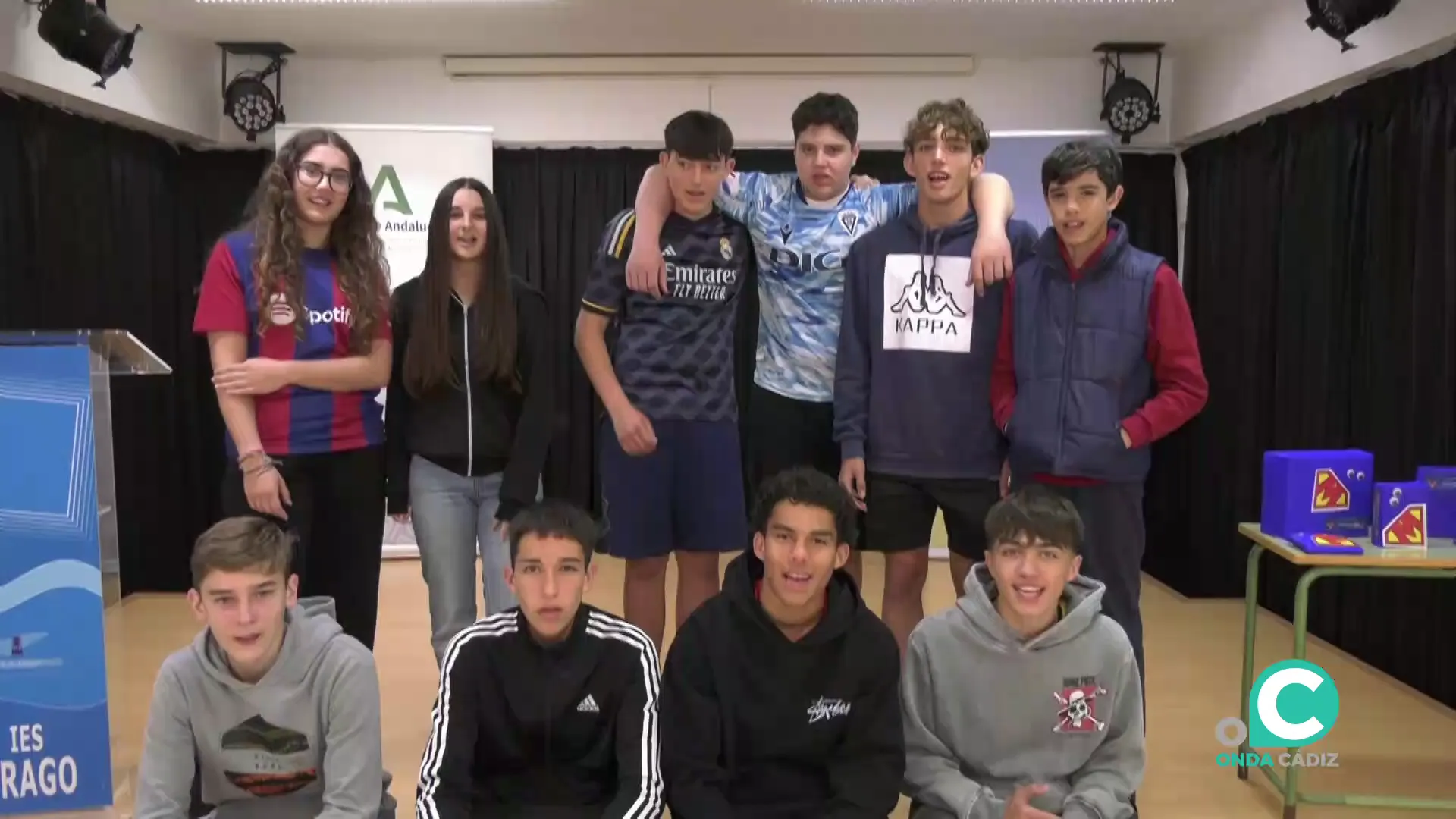 Los jovenes participantes de esta singular iniciativa del centro gaditano