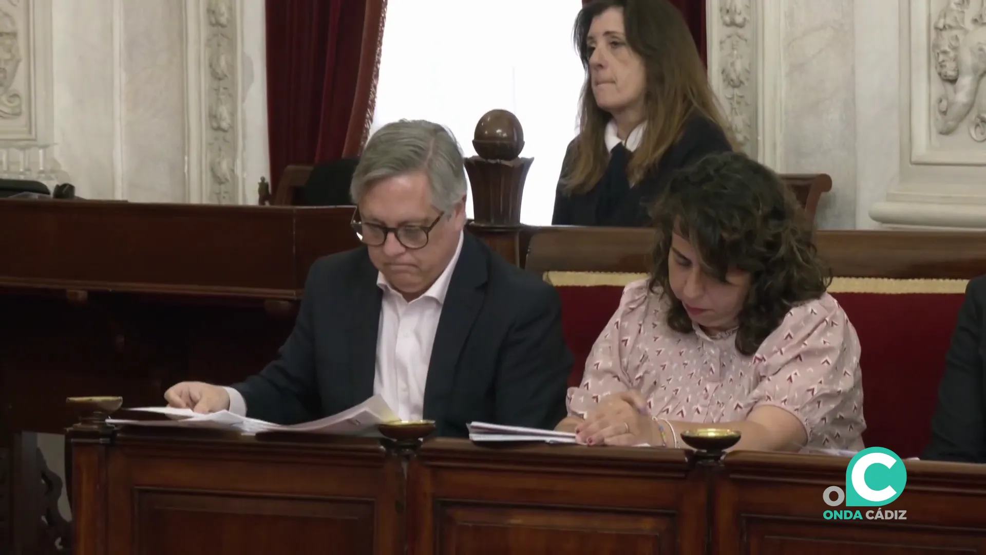 El portavoz socialista en el Ayuntamiento de Cádiz, Óscar Torres durante un Pleno
