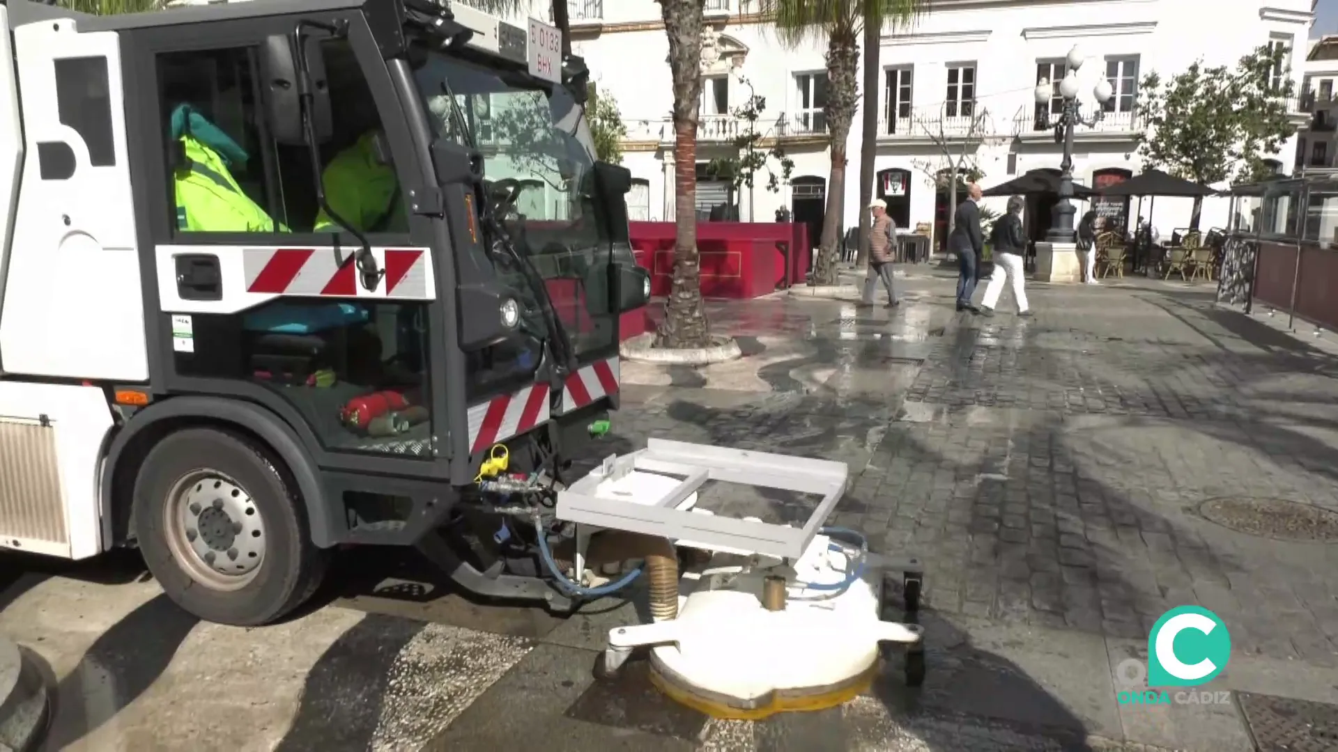 Una máquina durante su jornada de trabajo en la plaza de San Juan de Dios en una imagen de archivo
