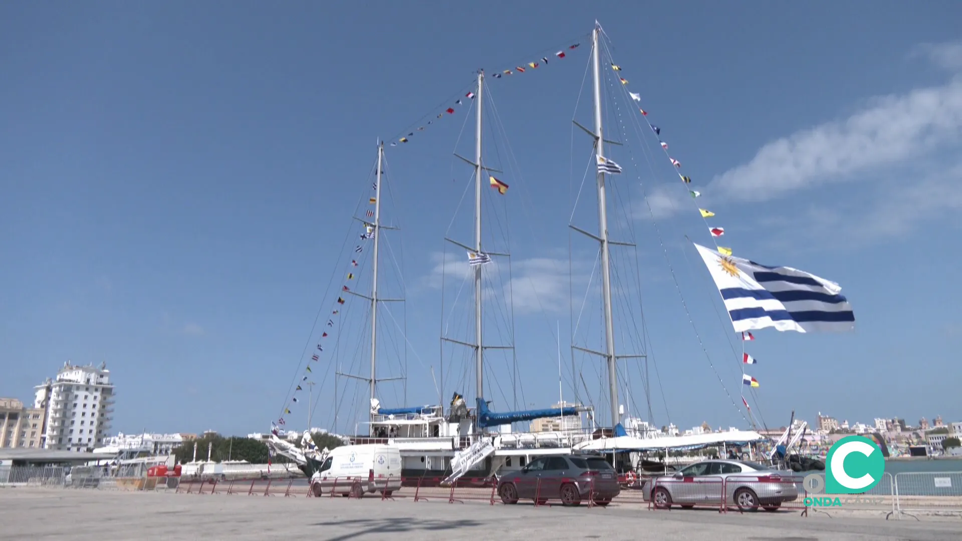 El navio charrúa en el muelle gaditano este viernes