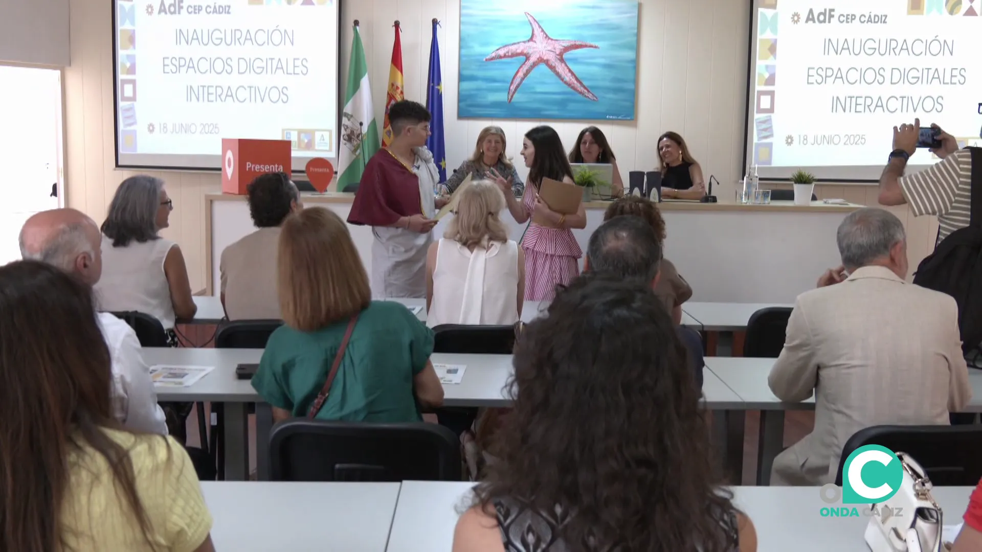 Estudiantes en un aula de un centro educativo de la capital gaditana. 