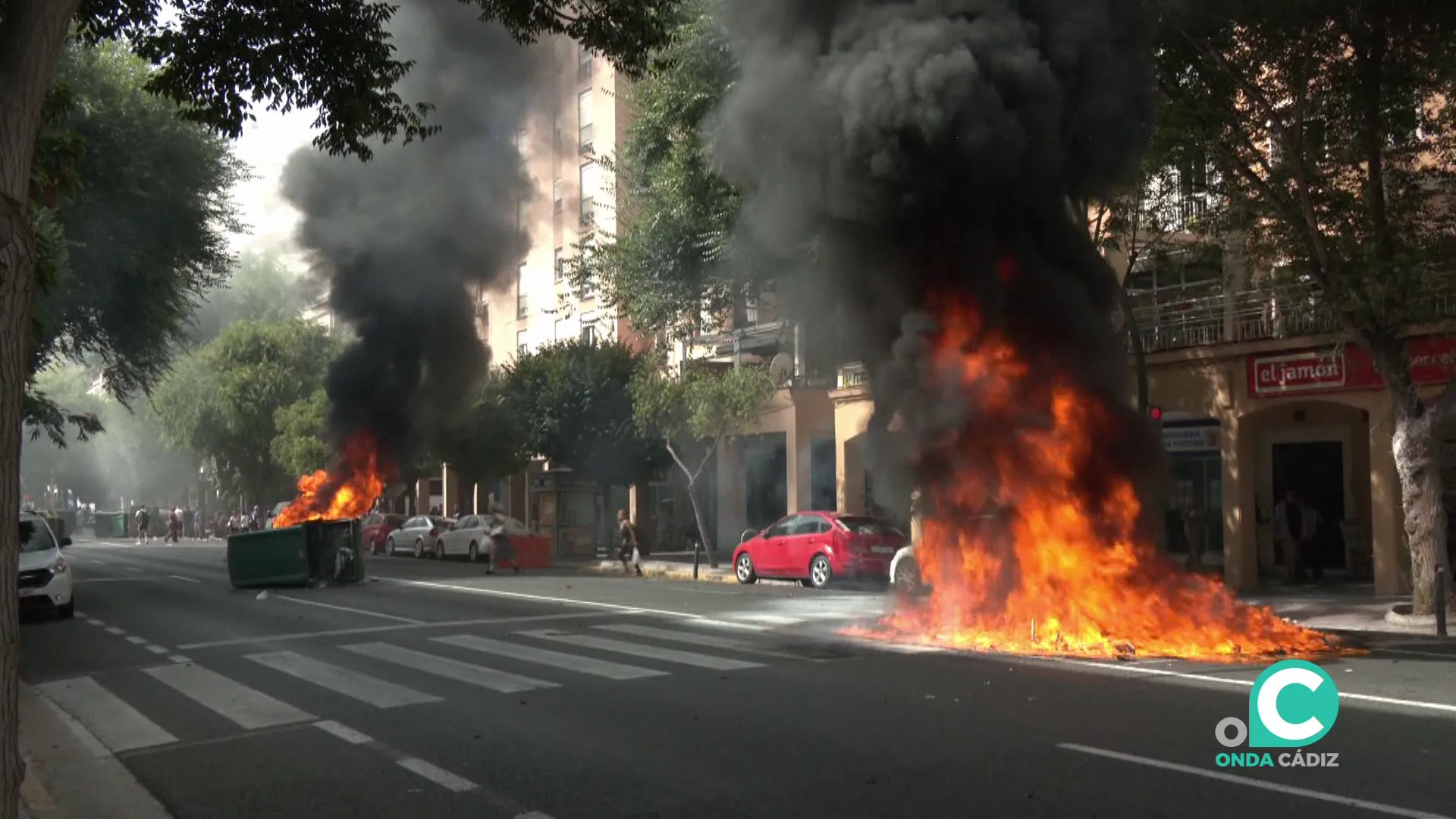 Las protestas se han desarrollado en varios puntos de la capital gaditana. 