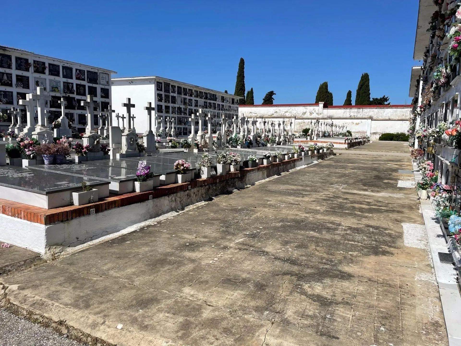 Imagen del interior del cementerio de Jerez de la Frontera 