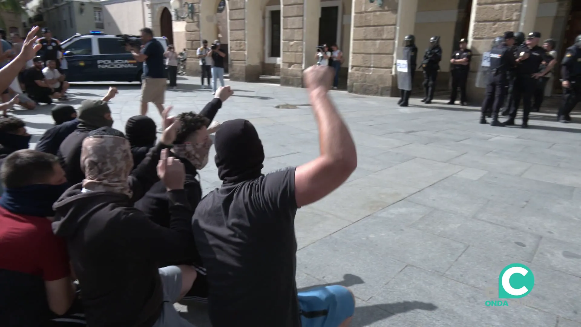Manifestantes en Plaza de San Juan de Dios.