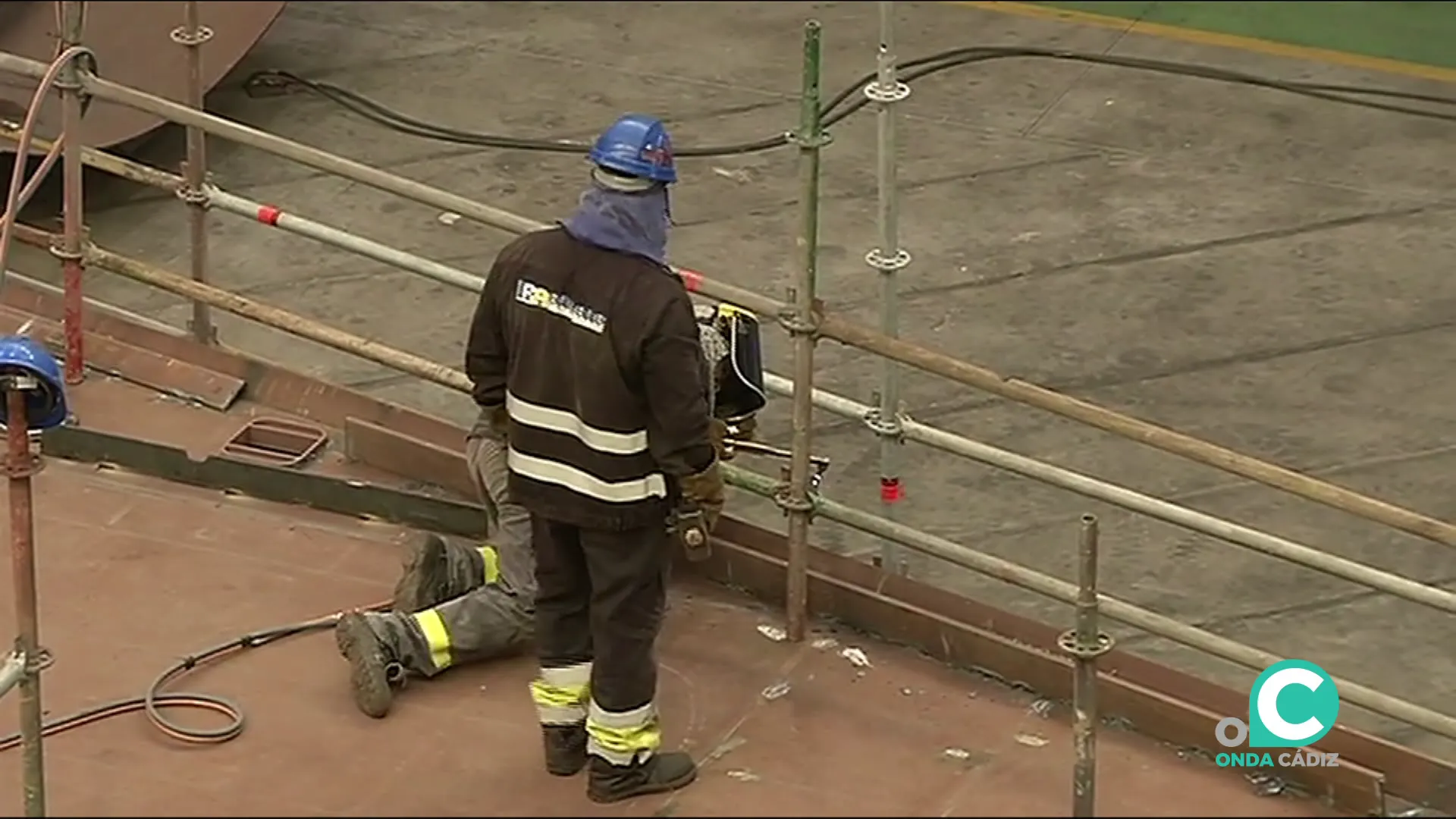 Trabajadores del metal en una factoría de la Bahía de Cádiz