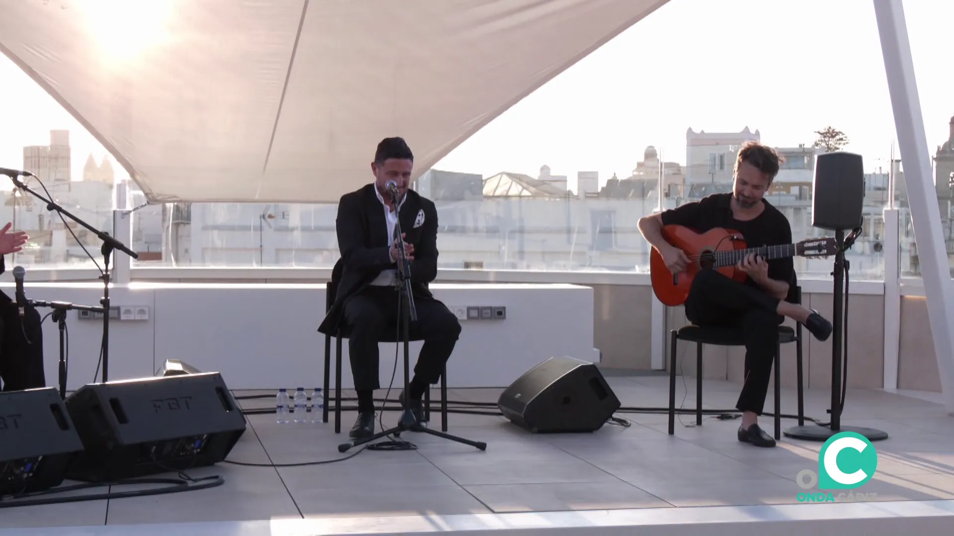 El cantaor gaditano en un momento de la actuación que abrió el ciclo cultural