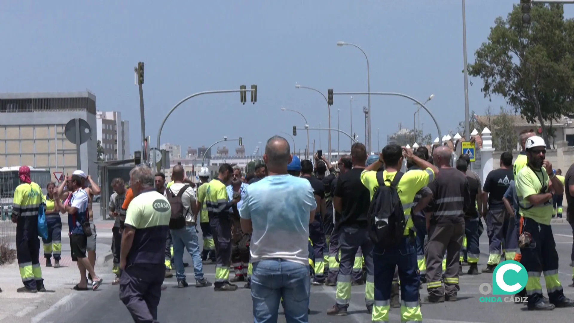 Las primeras acciones de protesta de este martes en la capital gaditana