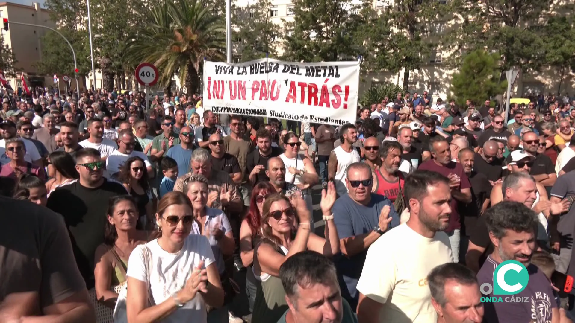 Un momento de la marcha efectuada este miercoles en la capial gaditana