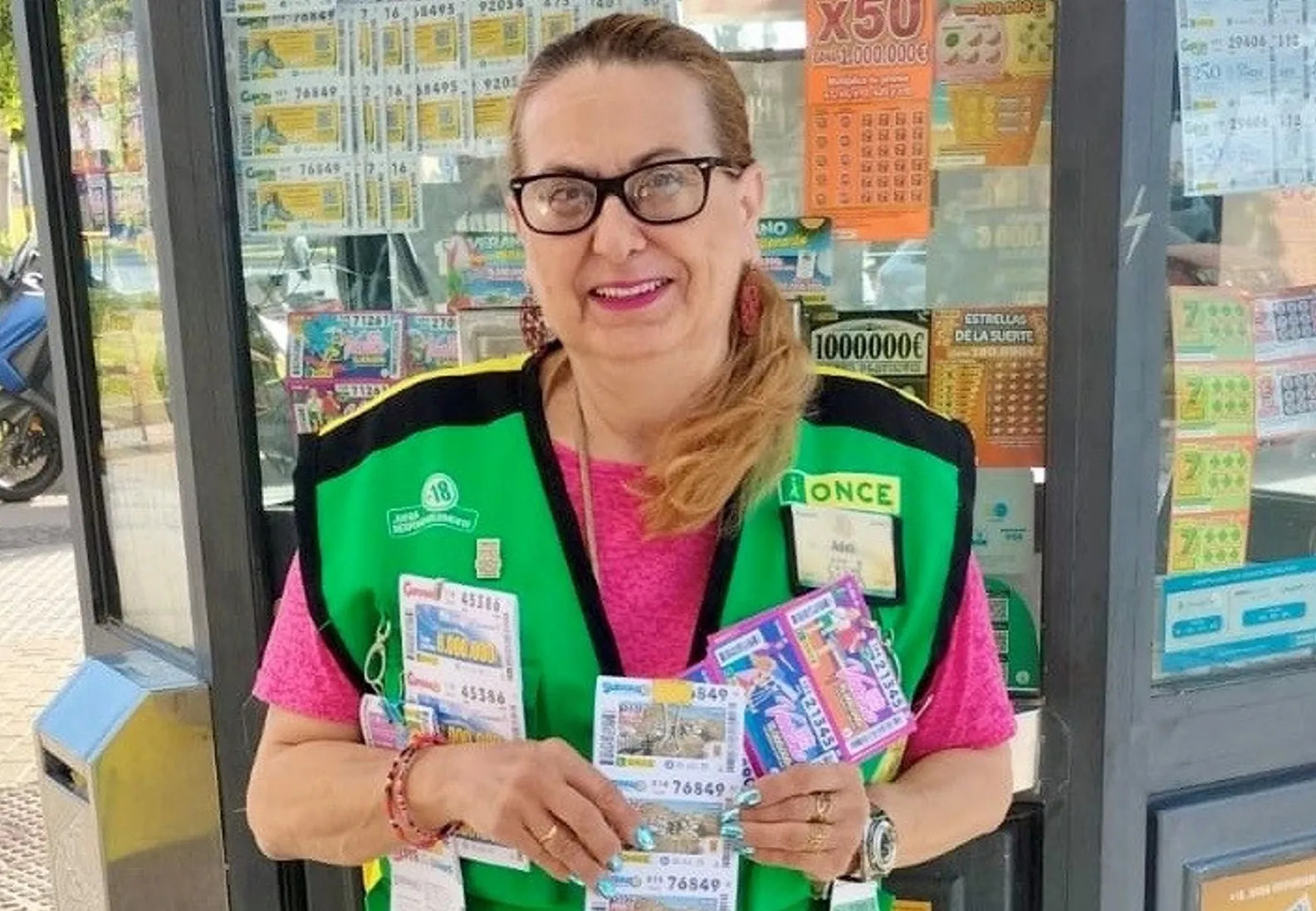 Adela Muñiz, vendedora de la ONCE
