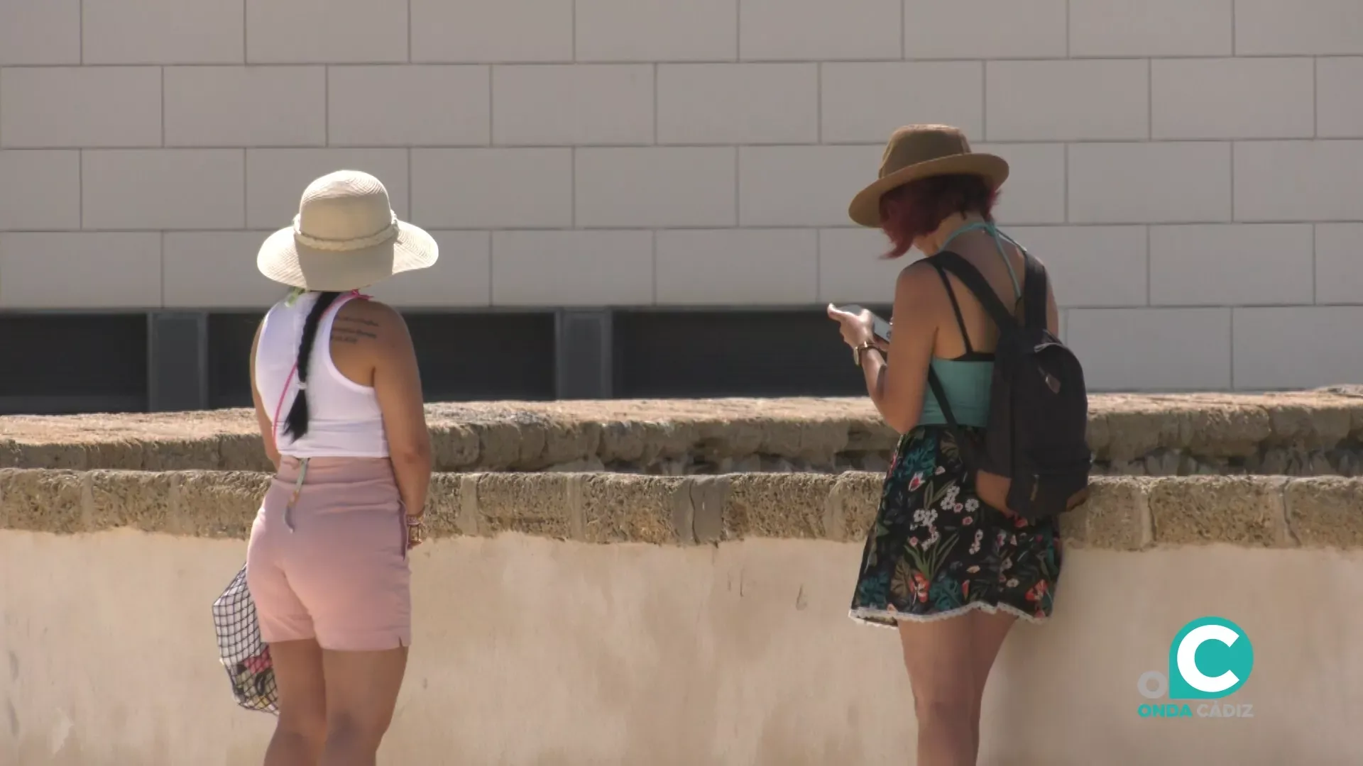 El calor continúa esta semana, aunque a partir del jueves habrá un descenso progresivo de las temperaturas. 