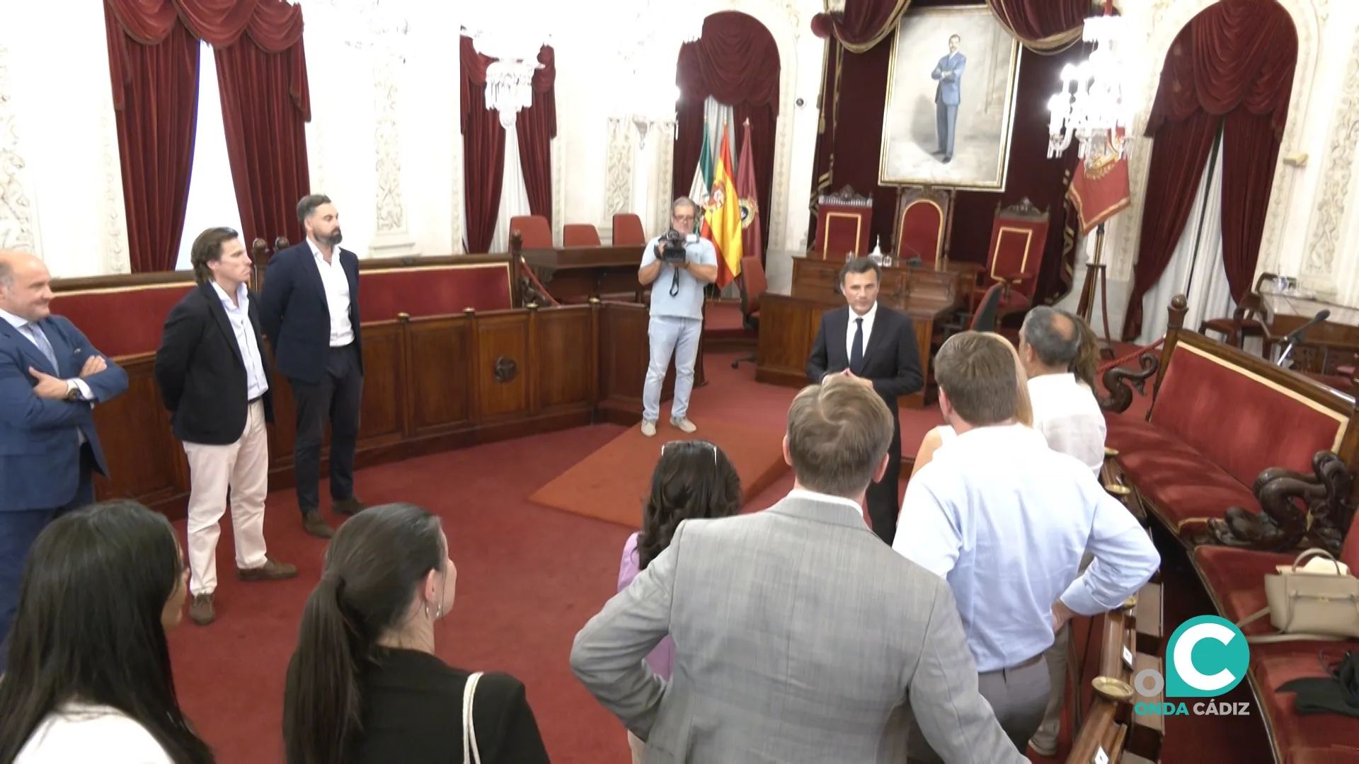 El alcalde de la ciudad, Bruno García, recibe a un grupo de congresistas americanos. 