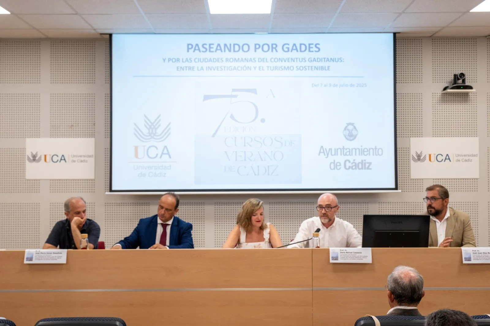 Una de la sesiones celebradas este lunes sobre la hecho romano en la capital gaditana