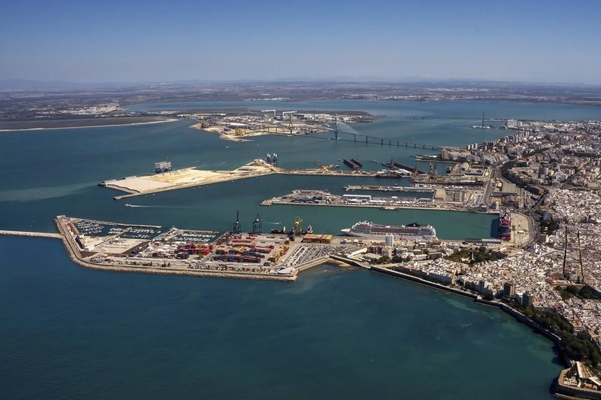 Vista aerea del puerto de Cádiz en una imagen de archivo