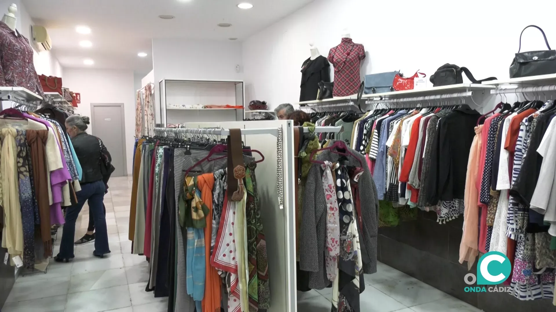 Imagen de la tienda solidaria de Madre Coraje situada en calle Rosario, 17. 