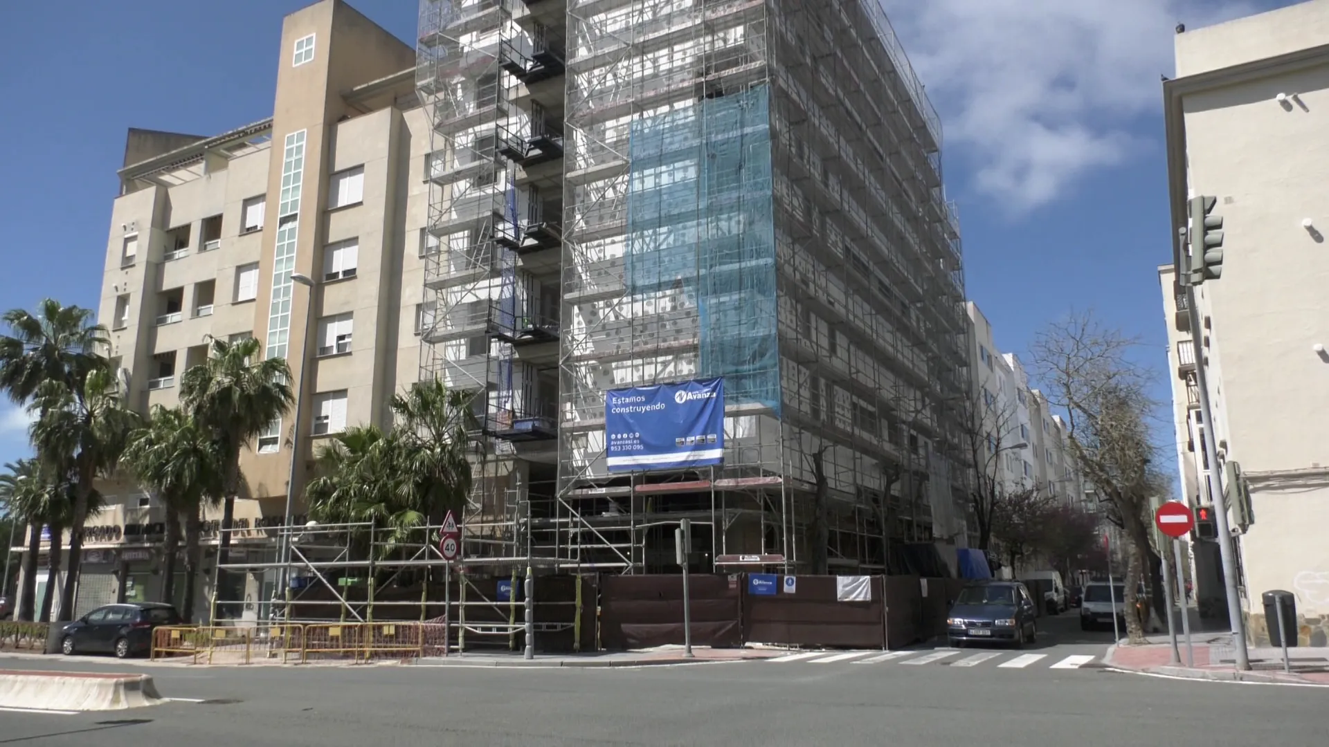 Obras en la fachada de un edificio de la capital gaditana