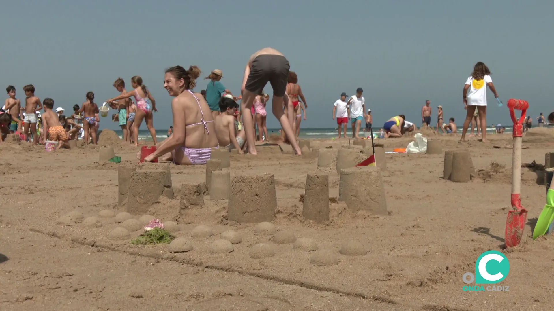 Gran animación este miércoles por quienes aceptaron el simpático desafío creativo sobre las arenas