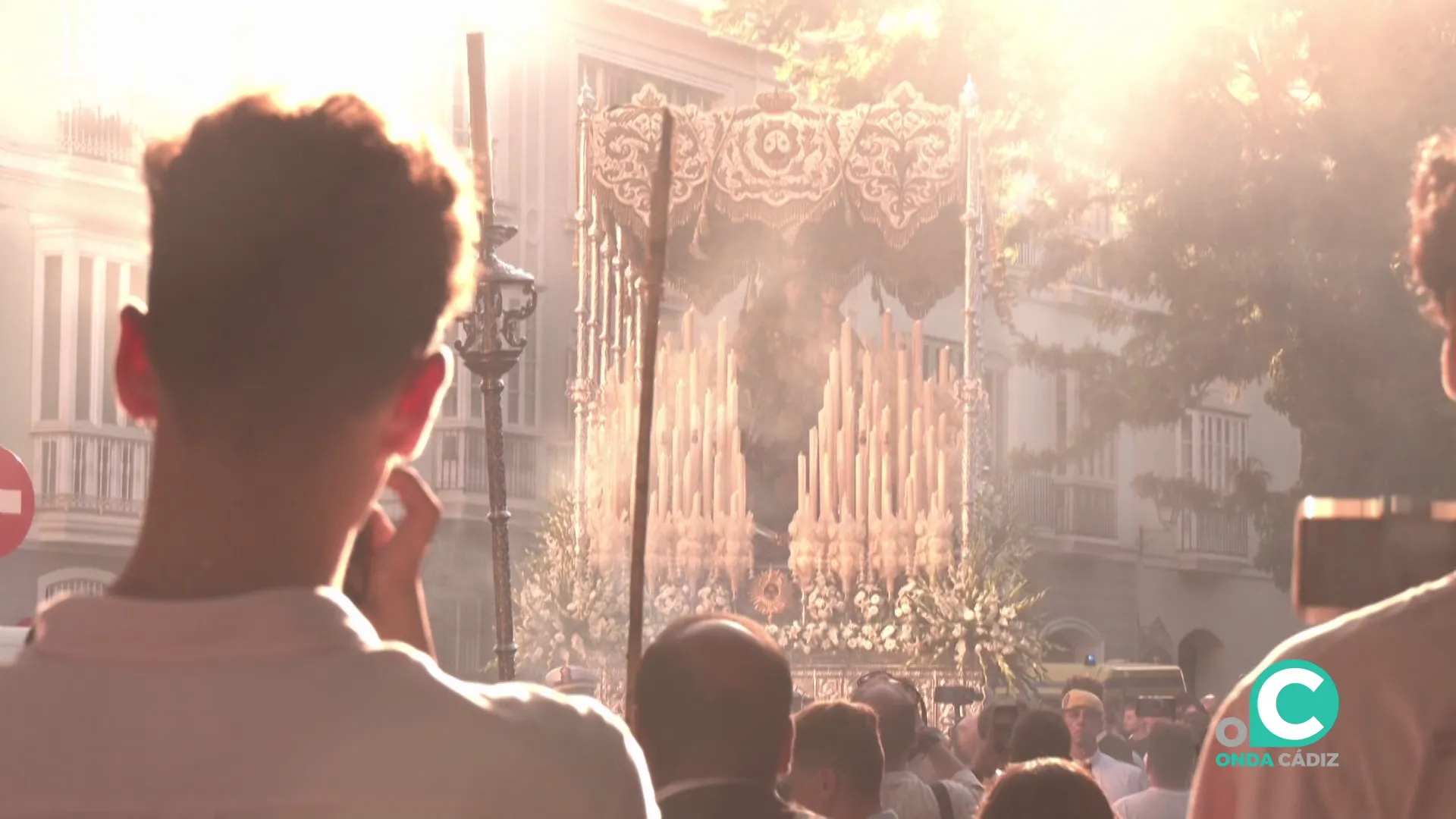 La tarde de verano acompañó a la cita de la Reina de los Mares con el fervor de la ciudad