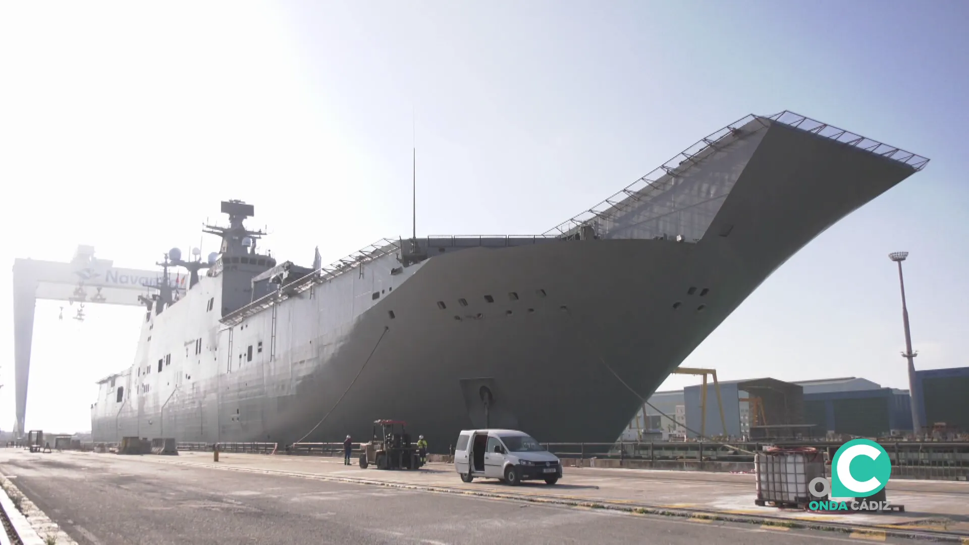 Imagen del navio militar en la favtoría puertorrealeña