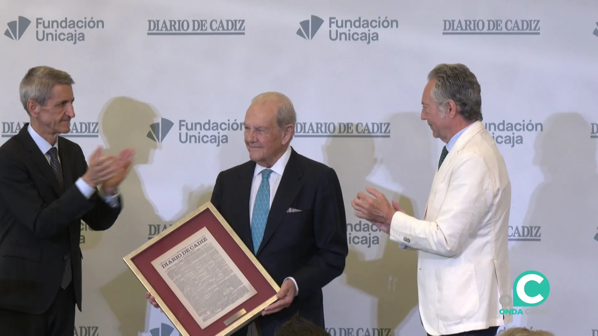 El galardonado durante el acto celebrado en los salones del hotel Parador de Cádiz 