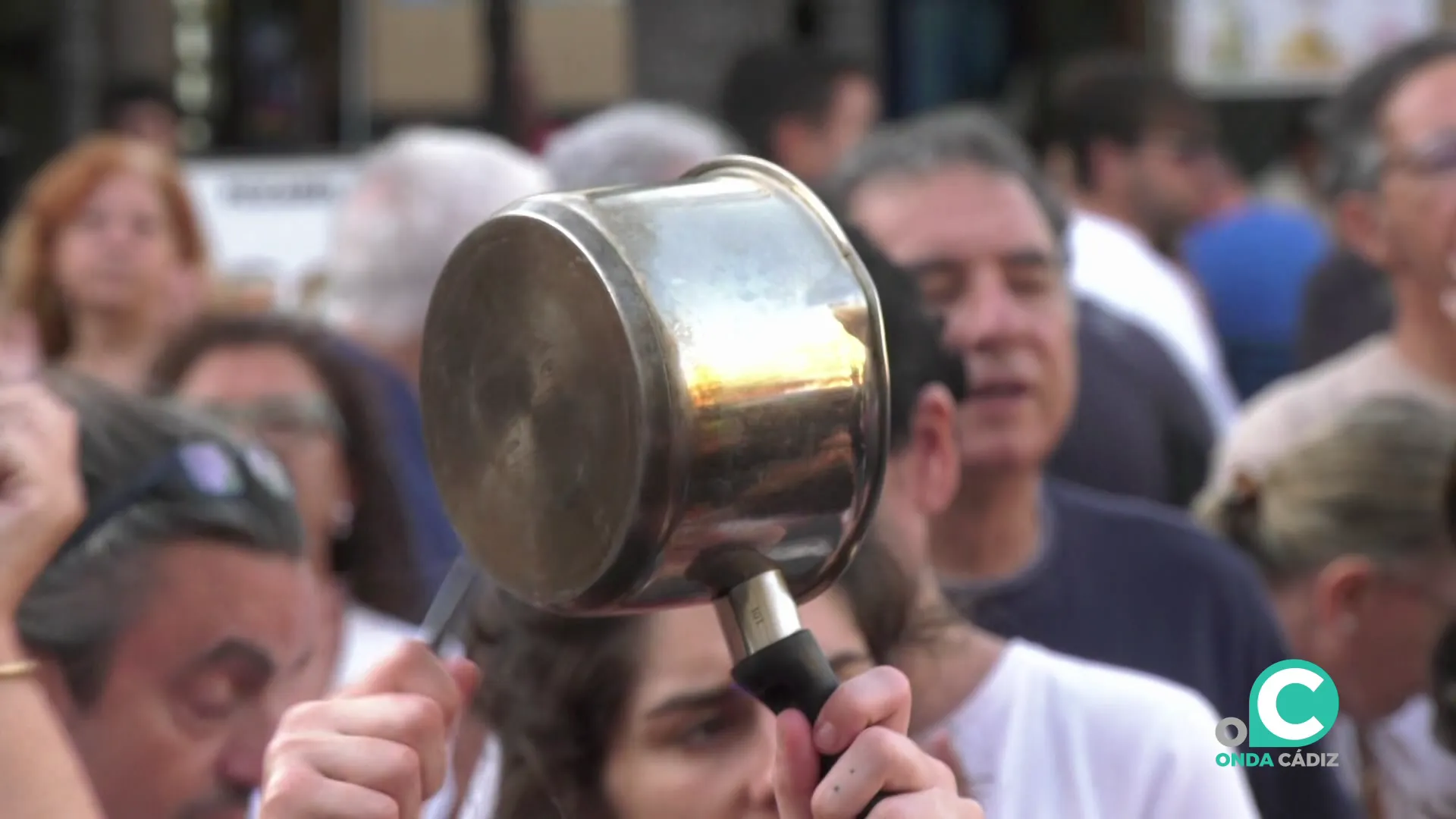 Un momento del acto de protesta en la plaza San Juan de Dios