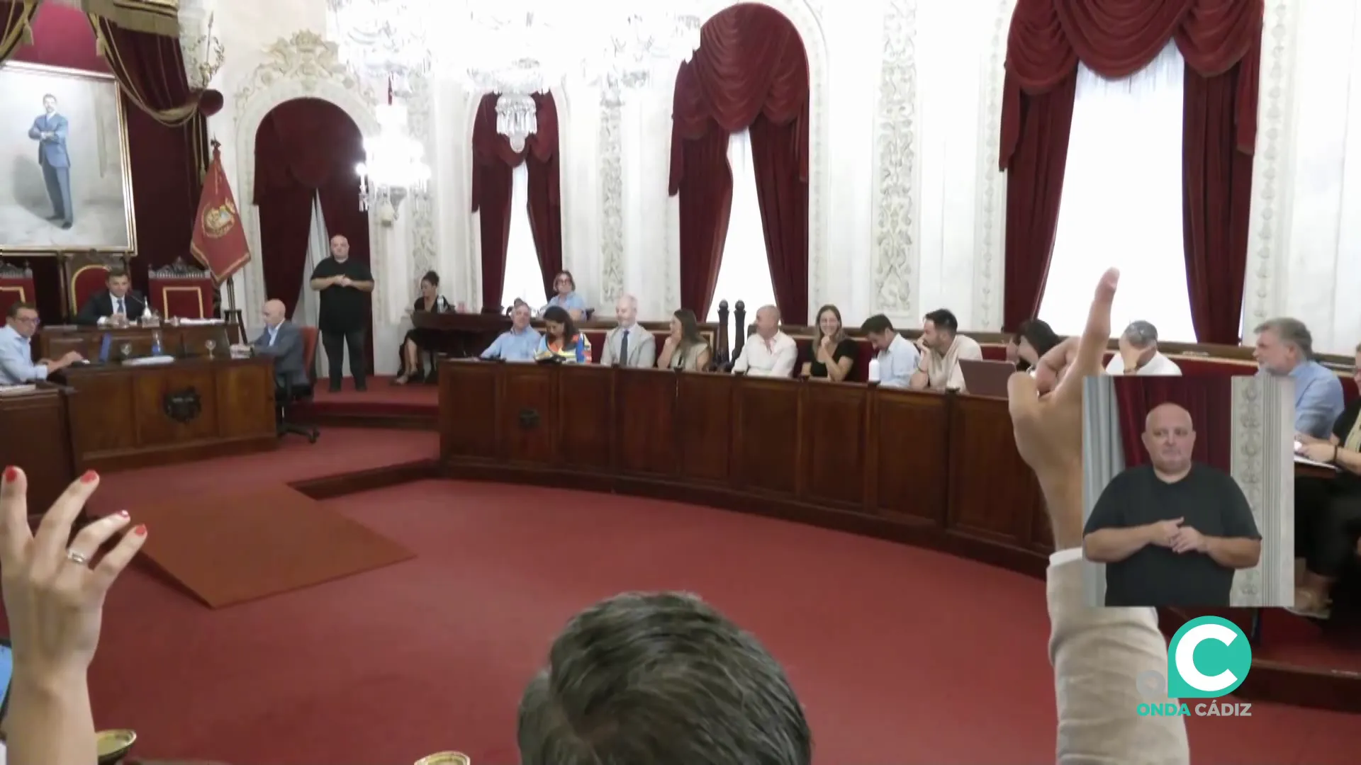 Un momento de la votación en la sesión plenaria durante este jueves 