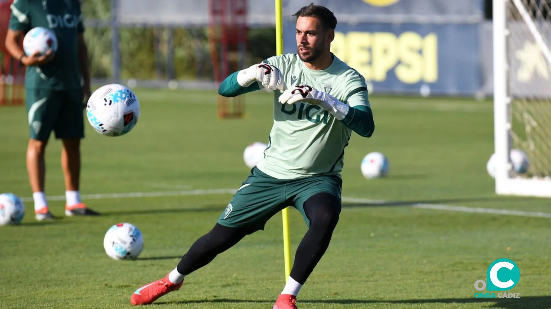 José Antonio Caro en una sesión de entrenamiento (Foto: Cádiz CF)