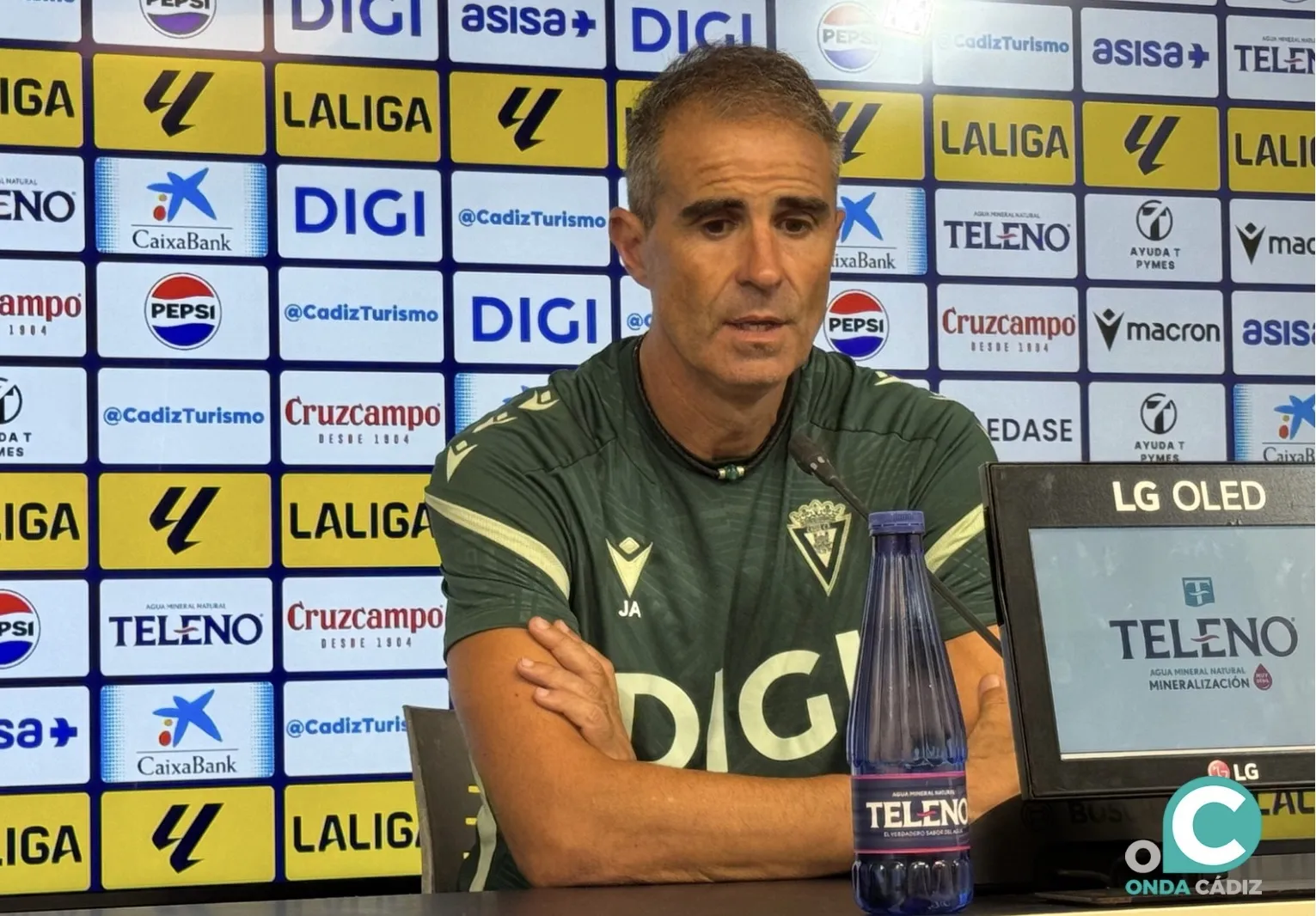 Gaizka Garitano durante su intervención en la sala de prensa de la Ciudad Deportiva Bahía de Cádiz