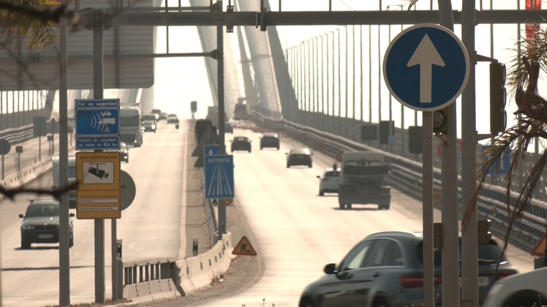 Tráfico en el puente de la Constitución de 1812