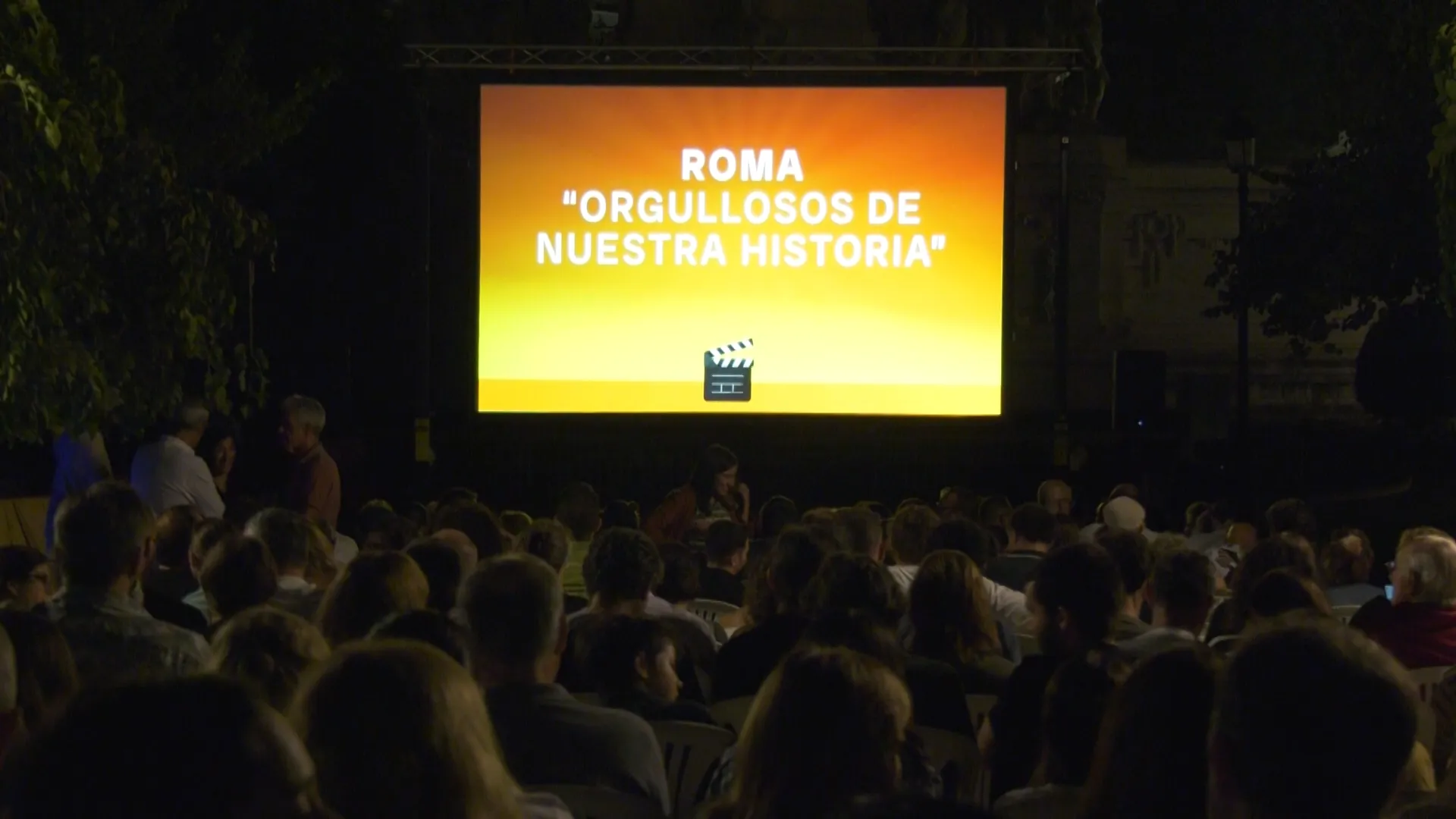 Pantalla de cine en la plaza de España 